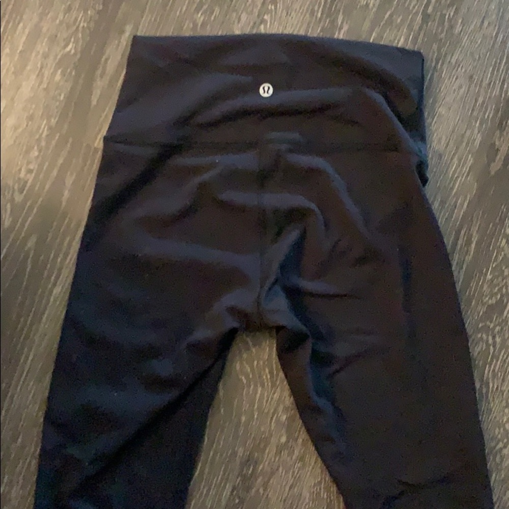 Lululemon wunder under TRAIN sz 6